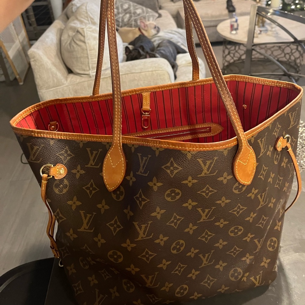 Authentic lui Neverfull MM used